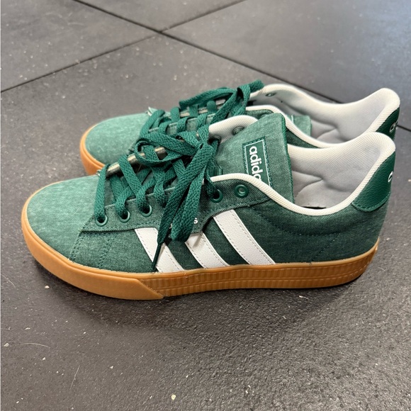 Adidas Daily 3.0 Shoes Collegiate Green Men’s Size 7.5 Womens Size 8.5 - Picture 2 of 8